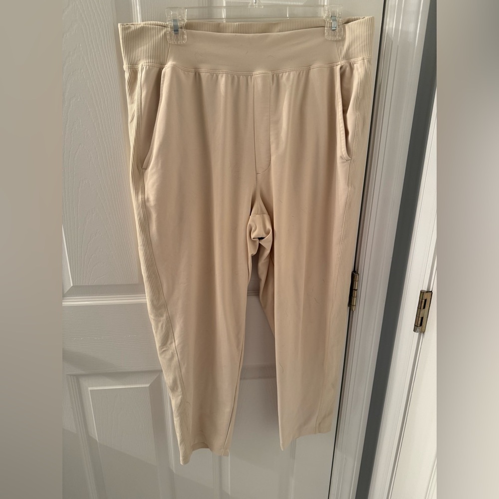Old Navy powersoft Go-Dry cream XL petite joggers